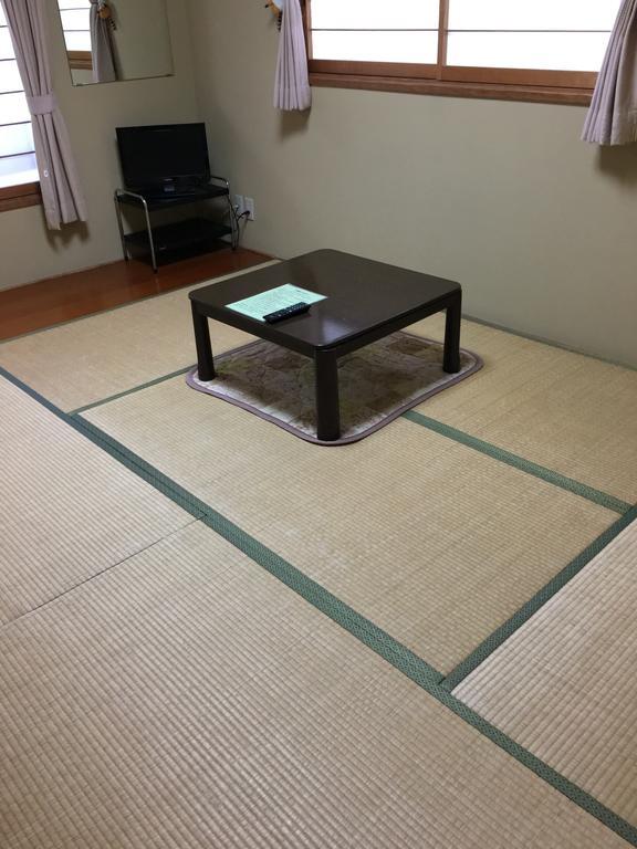 Pension Mitomo Kusatsu  Buitenkant foto